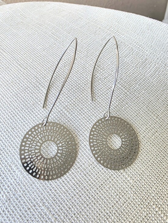 Jewelry - Takobia geometric dangle earrings